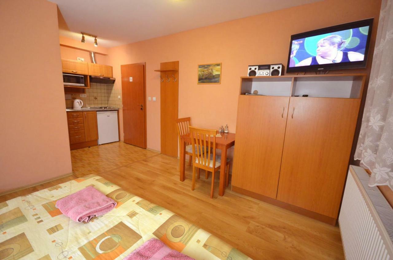 Apartmany Best Ii. Besenova Bagian luar foto